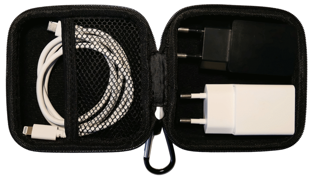 Pochette de rangement pour câbles et chargeurs